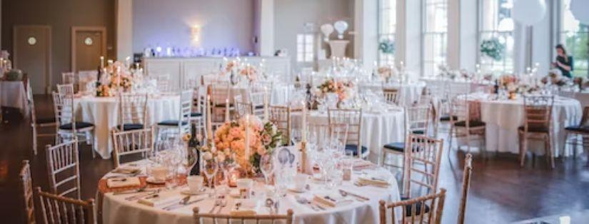 Les essentiels du mobilier à louer pour un mariage réussi.