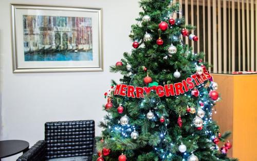Fête de Noël à Saint-Denis : quel type de salle louer ?