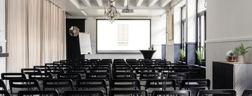 Les lieux parfaits pour organiser des séminaires hybrides en 2025