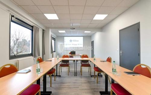 Salle pour kick-off annuel à Paris : 3 adresses grande capacité pour vos plénières