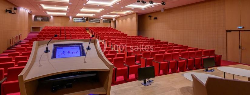 Location salle de conférence de presse à Paris : 4 espaces équipés pour les pros