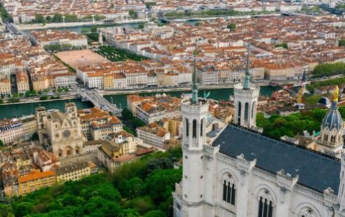 Quels sont les éléments clés pour assurer la sécurité d’un événement professionnel à Lyon ?