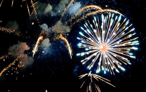 Illuminez Votre Mariage : Organiser un Feu d'Artifice Mémorable
