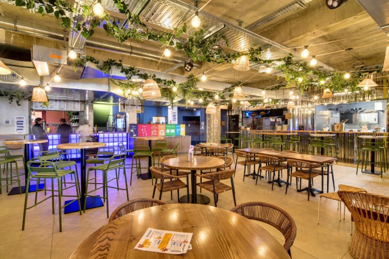 Foodcourt Cathedrale - SALLE JAUNE