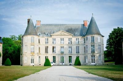 Château d'Hénonville Château d'Hénonville