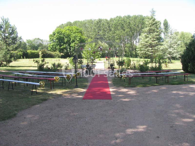 Location salle Saint-Genès-du-Retz (Puy-de-Dôme) - Des Roses et des Tours #7