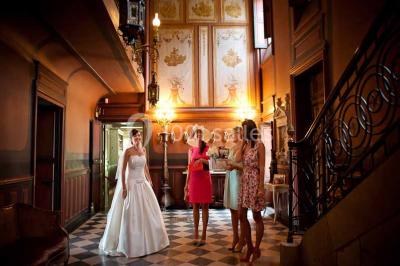 Plan du Château d'Anjou montrant la disposition des salles, incluant théâtre, salons et salle de bal.