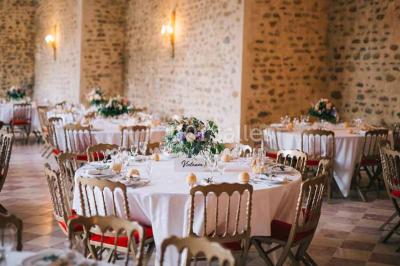 Plan du Château d'Anjou montrant la disposition des salles, incluant théâtre, salons et salle de bal.