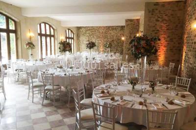 Plan du Château d'Anjou montrant la disposition des salles, incluant théâtre, salons et salle de bal.