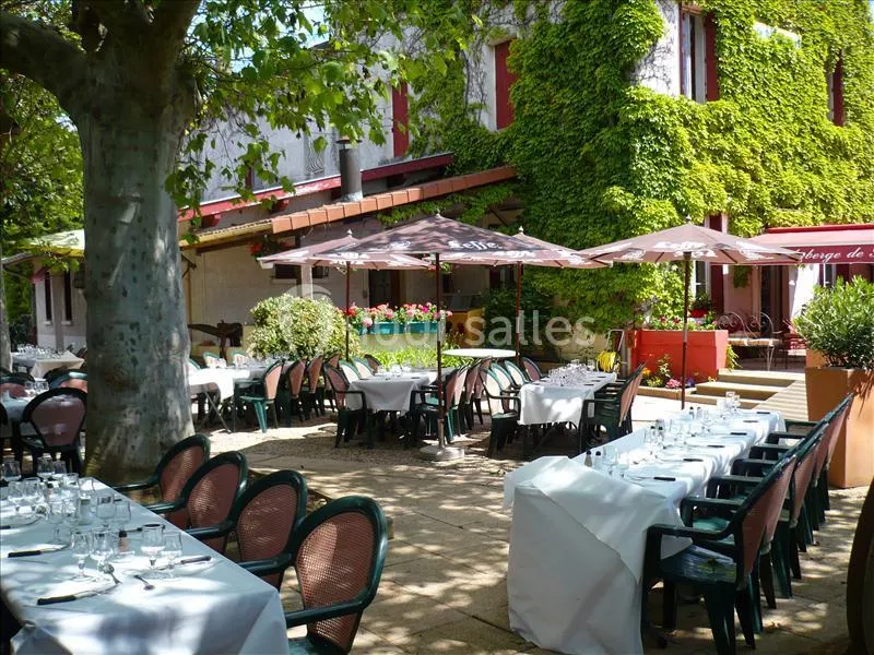 Auberge de Saint Didier - location salle d'anniversaire en plein air Lyon