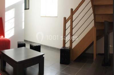 Miniature Location salle Chauvigny (Vienne) - Les Gîtes d’Isel #15 Piscine éclairée de nuit, entourée d'une clôture et de chaises longues sous des parasols.