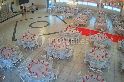 Logo en noir et blanc avec le mot ’Elysée’ en écriture cursive, accompagné de cinq étoiles au-dessus.