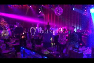 Carte montrant un itinéraire entre Nanterre et Neuilly-sur-Seine avec des routes principales et des points de repère.