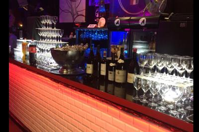 Carte montrant un itinéraire entre Nanterre et Neuilly-sur-Seine avec des routes principales et des points de repère.