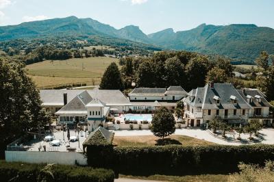 Domaine des Saints Pères Domaine des Saints Pères