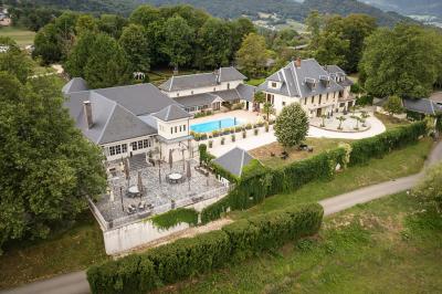 Domaine des Saints Pères Domaine des Saints Pères