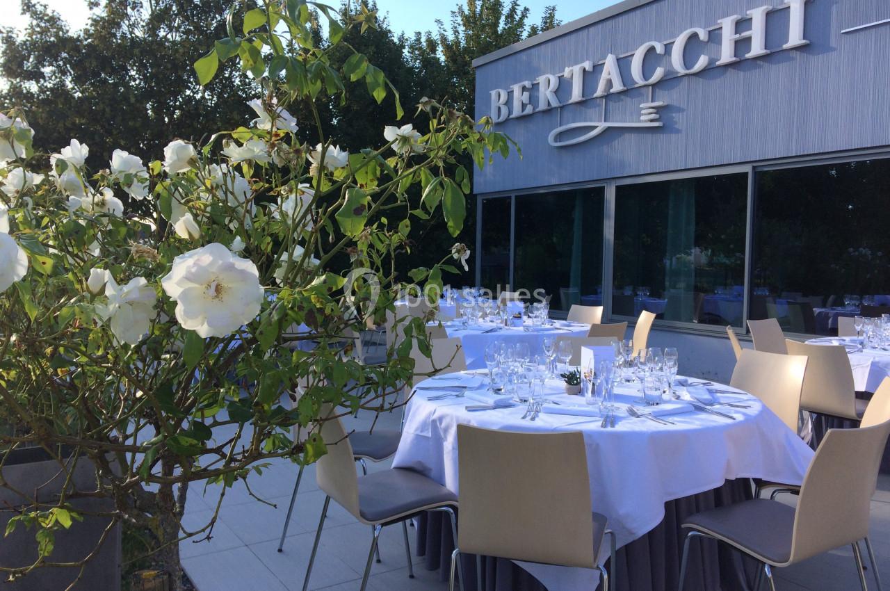 repas traiteur sur notre terrasse - Reims Bezannes