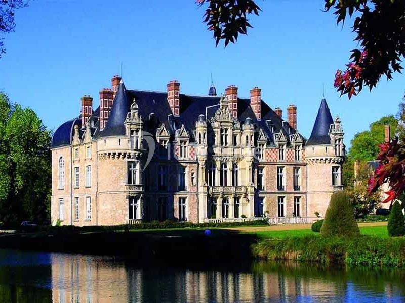 Location salle Mondonville-Saint-Jean (Eure-et-Loir) - Château D'esclimont #1