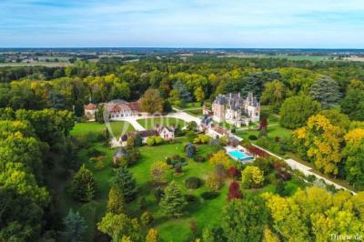 Château de Courcelles Le Roy Château de Courcelles Le Roy