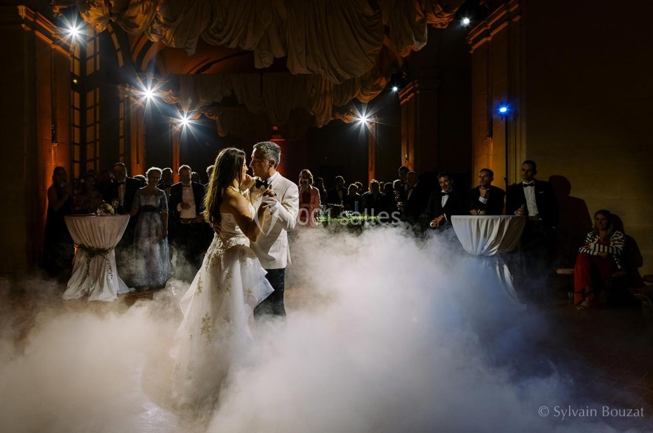 Ouverture du bal dans la galerie