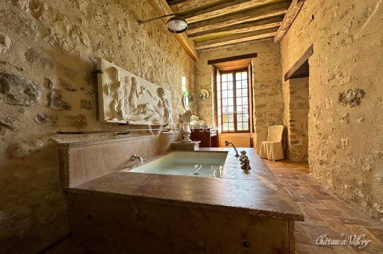 Salle de bain d'une suite médiévale