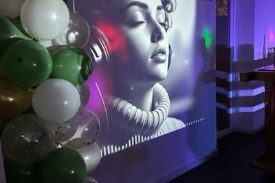 Miniature Location salle La Penne-sur-Huveaune (Bouches-du-Rhône) - Le Pajuto #7 Gâteau à deux étages décoré sur le thème de la série Peaky Blinders, avec des accessoires et détails vintage.