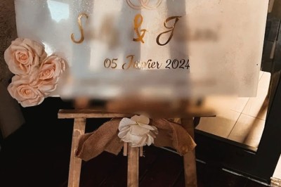 Miniature Location salle La Penne-sur-Huveaune (Bouches-du-Rhône) - Le Pajuto #4 Gâteau à deux étages décoré sur le thème de la série Peaky Blinders, avec des accessoires et détails vintage.