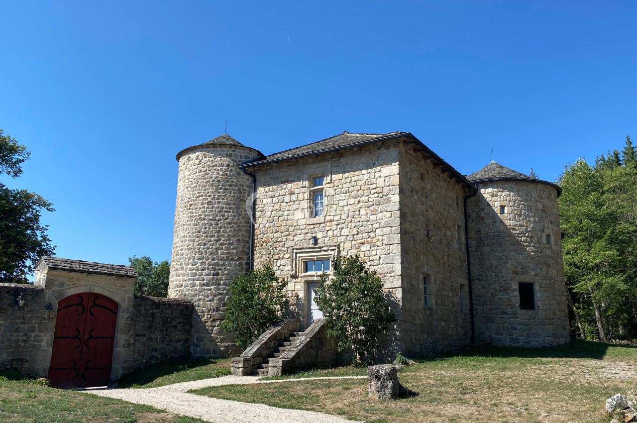 Location salle Montregard (Haute-Loire) - Château de Marcoux #1