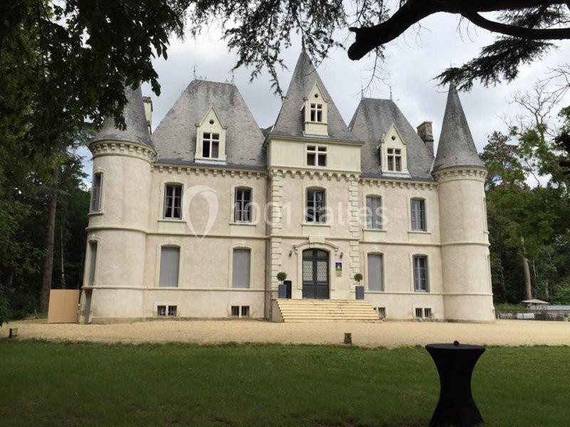 Location salle Vendeuvre-du-Poitou (Vienne) - Château Baillant #1
