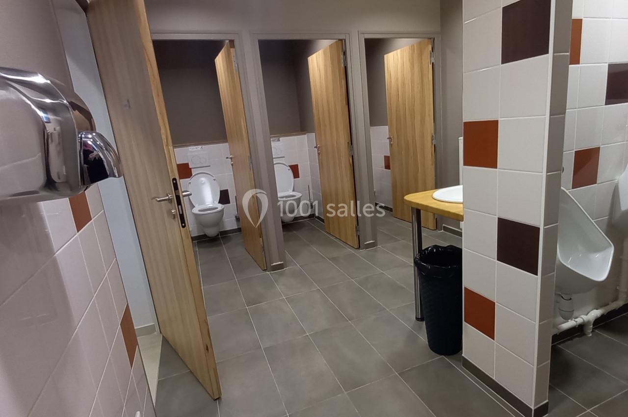 6 toilettes dont 1 PMR La Croisée des Possibles Oise