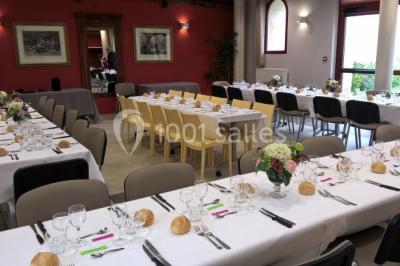 Véranda et jardin installés pour une cérémonie, La Croisée des Possibles