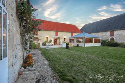 Véranda et jardin installés pour une cérémonie, La Croisée des Possibles