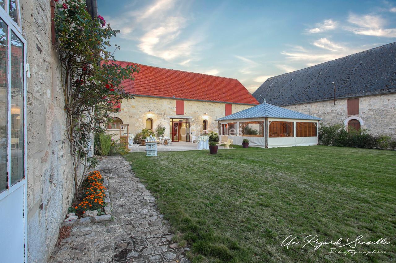 Jardin, terrasse et véranda installée à La Croisée des Possibles Oise Crépy-en-Valois
