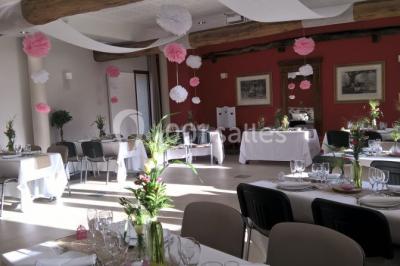 Véranda et jardin installés pour une cérémonie, La Croisée des Possibles