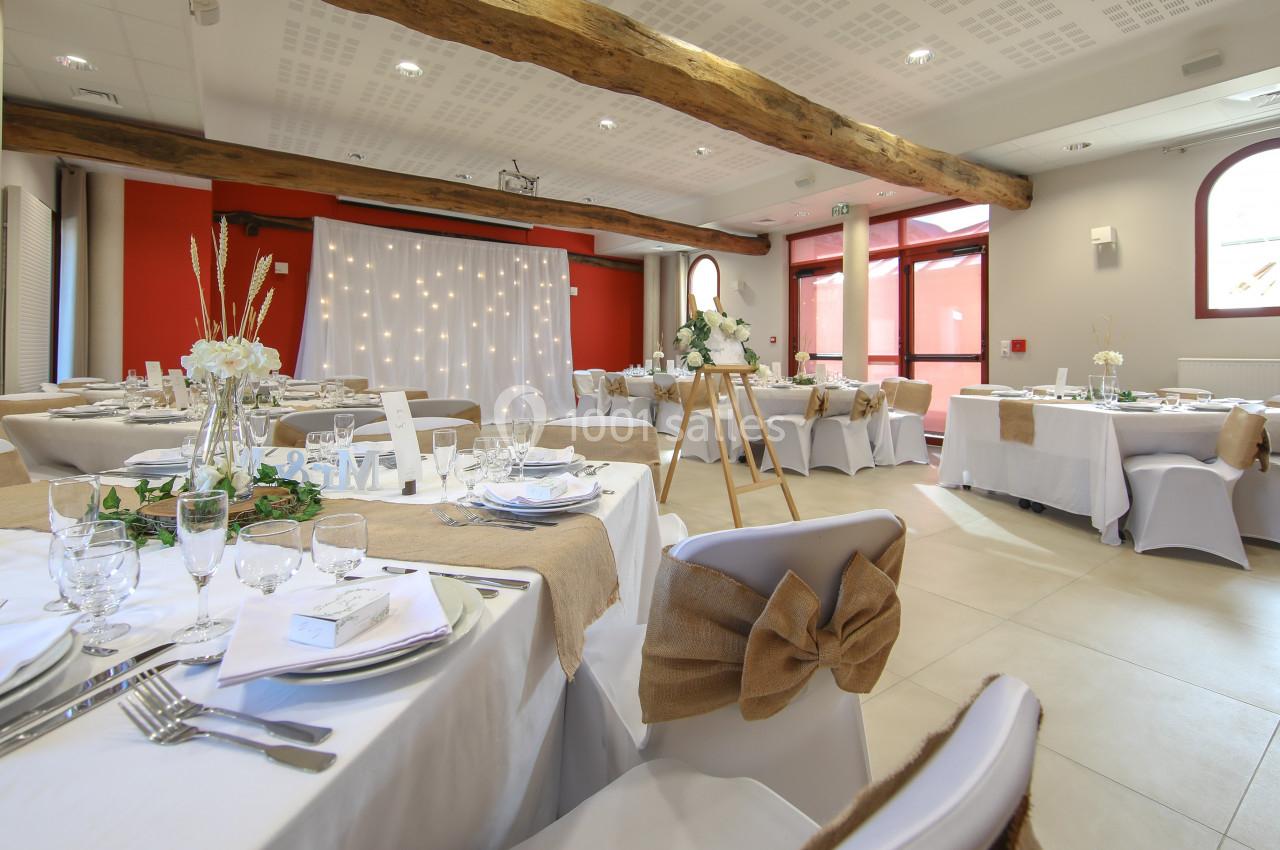 Mariage semi clé en main avec prestataires conseillés lieu installé La Croisée des Possibles