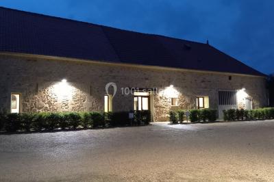 Véranda et jardin installés pour une cérémonie, La Croisée des Possibles