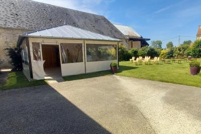 Véranda et jardin installés pour une cérémonie, La Croisée des Possibles