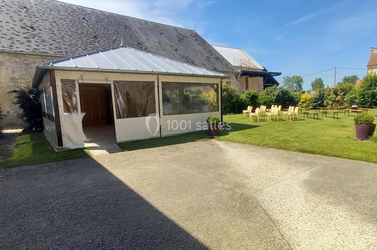 Véranda et jardin installés pour une cérémonie, La Croisée des Possibles