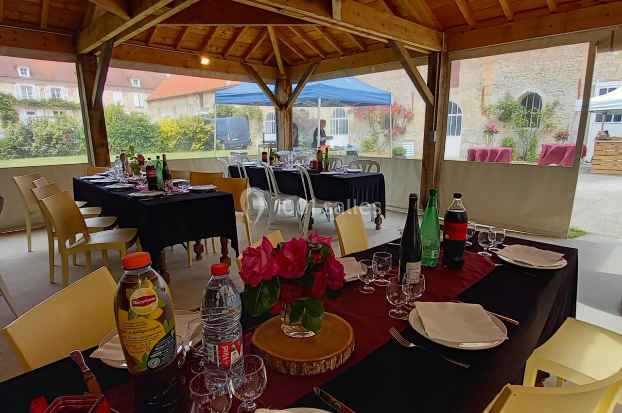 Barbecue au jardin, repas en véranda à La Croisée des Possibles Oise