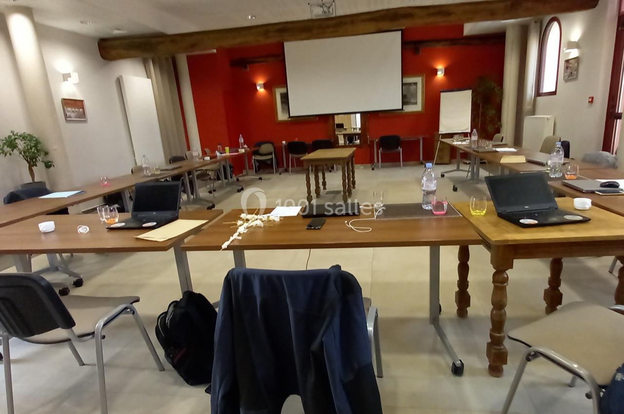 Réunion de travail salle installée La Croisée des Possibles Oise