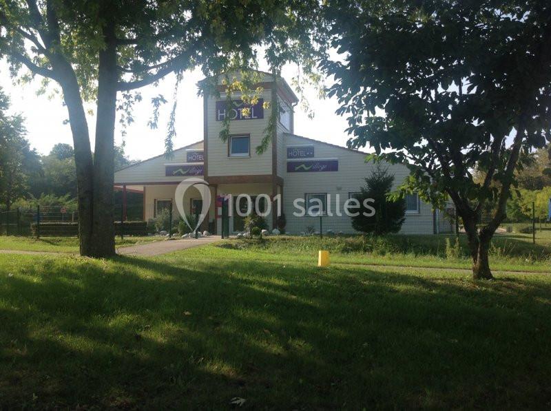 Location salle Villefontaine (Isère) - Le Village #1