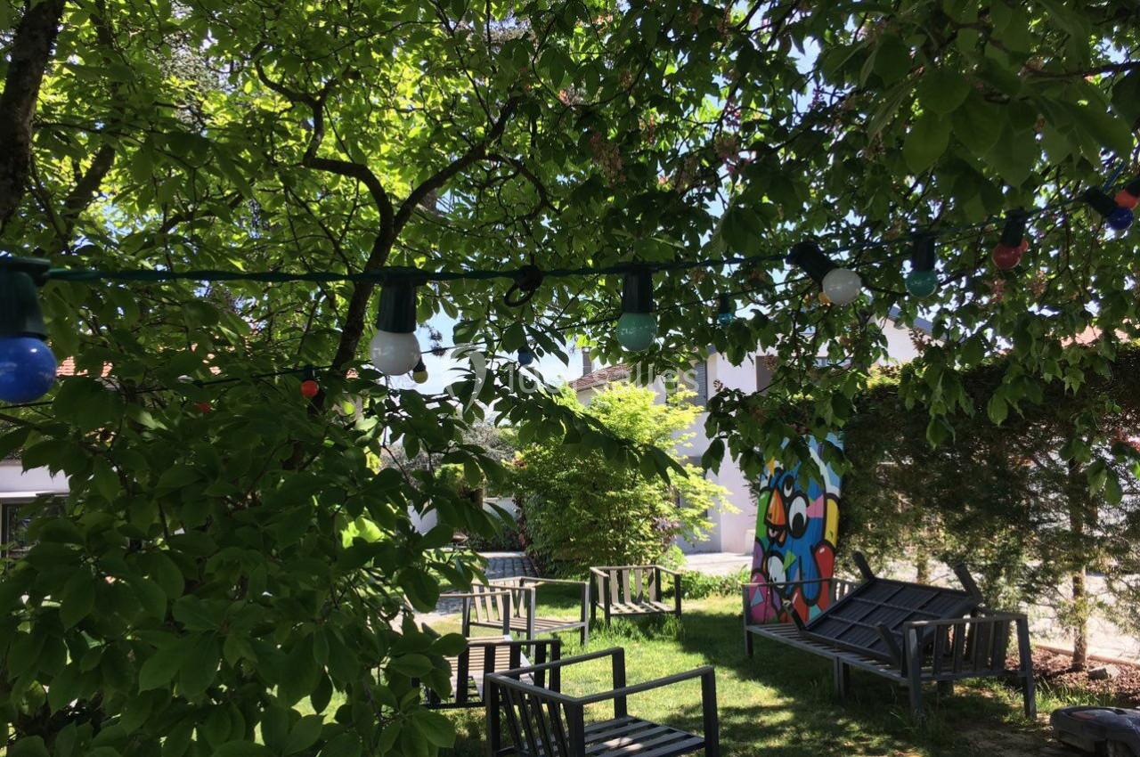 Salle de réunion au vert