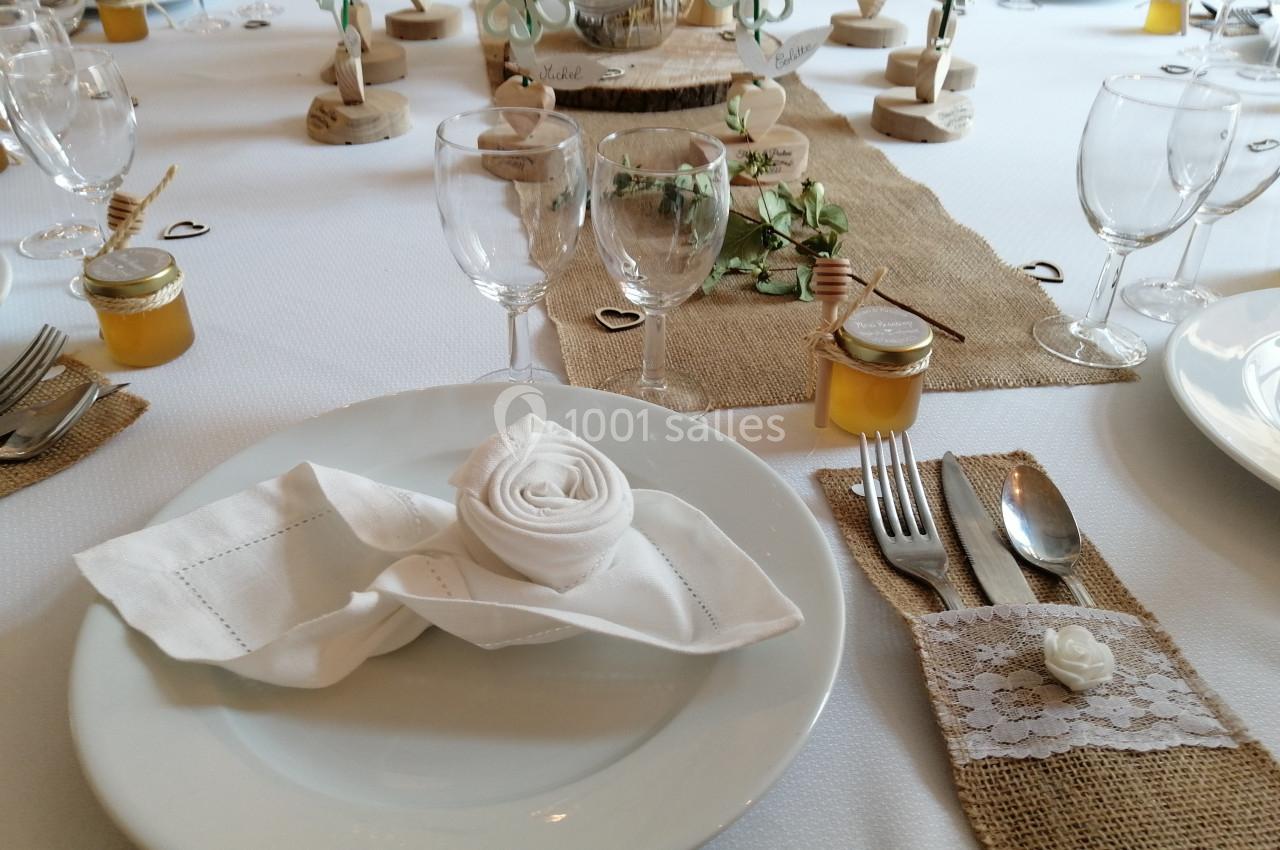 table ronde dressée