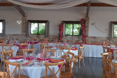 Texte ’Jean Loup’ écrit en calligraphie brune sur fond beige, accompagné de deux empreintes de mains.