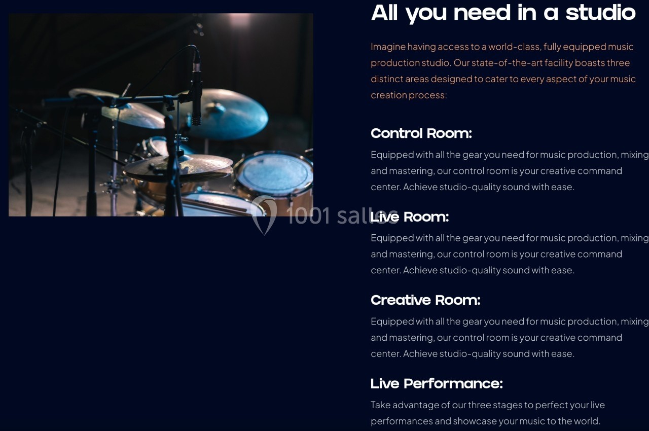 Batterie installée dans un studio de musique avec éclairage tamisé, entourée d'équipements de production audio.