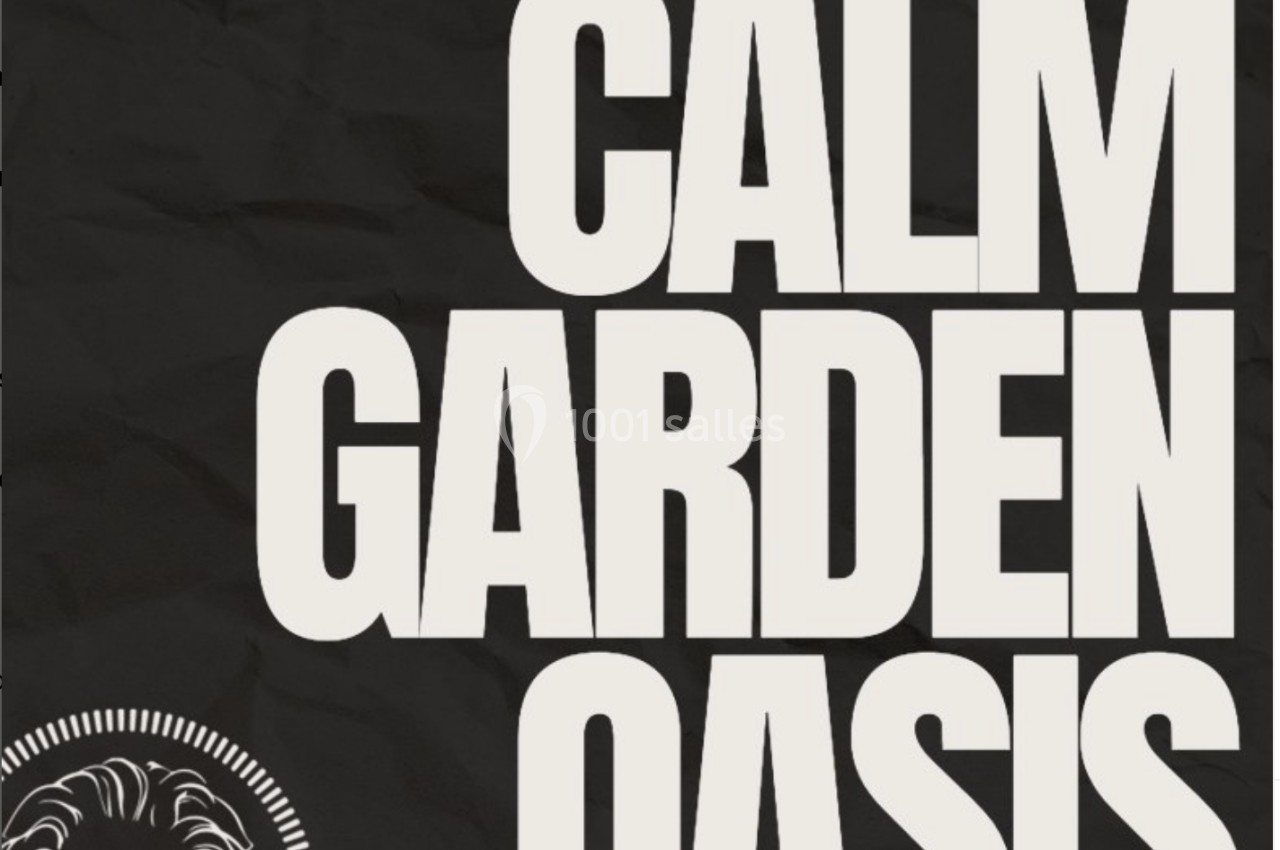 Texte blanc ’Calm Garden Oasis’ sur fond noir avec un dessin de lion stylisé en bas à gauche.