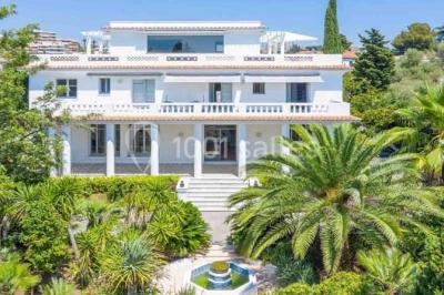 The Gatsby Mansion - photo 1