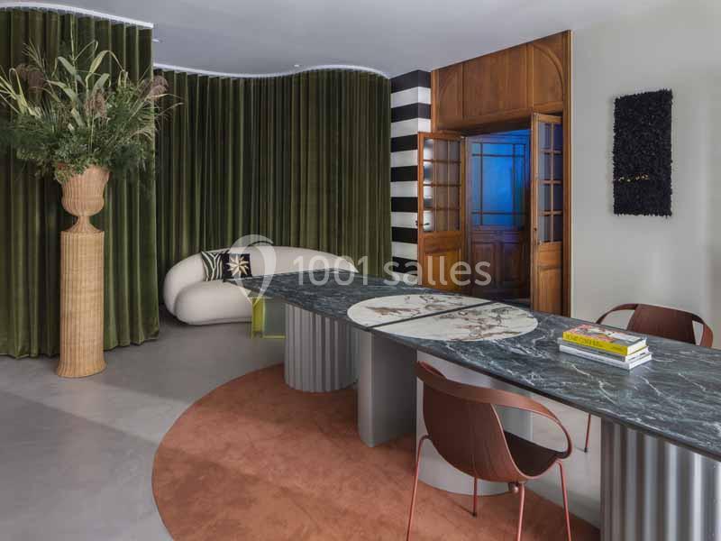 Location salle Lyon 1 (Rhône) - Manifesta #4