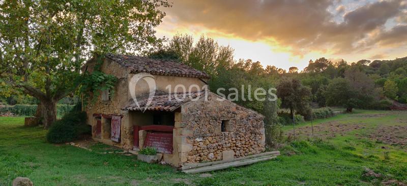 La ferme - Poulailler et fromagerie - Vue depuis l'Est