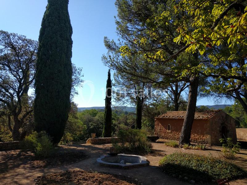 Le bassin XIXème et la chapelle - Vus depuis l'Ouest